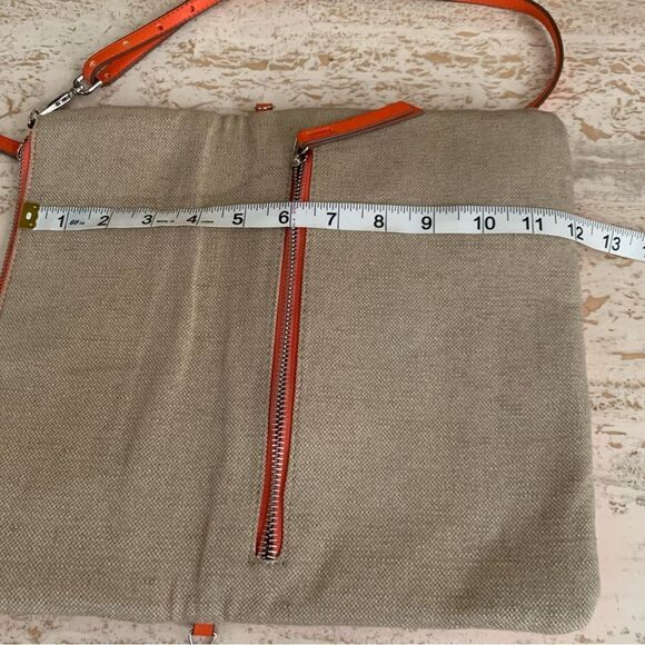 Stella and Dot Waverly petite Crossbody - Picture 15 of 15